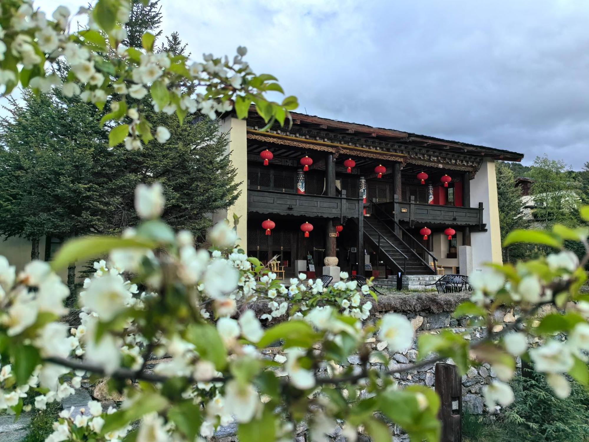 Hotel Banyan Tree Ringha Šangri-La Exteriér fotografie